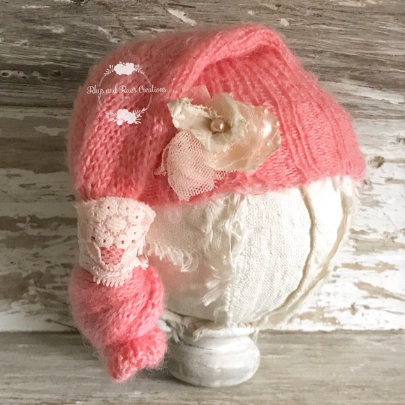 Newborn Sleepy Hat Photo Prop - Picture 1 of 5